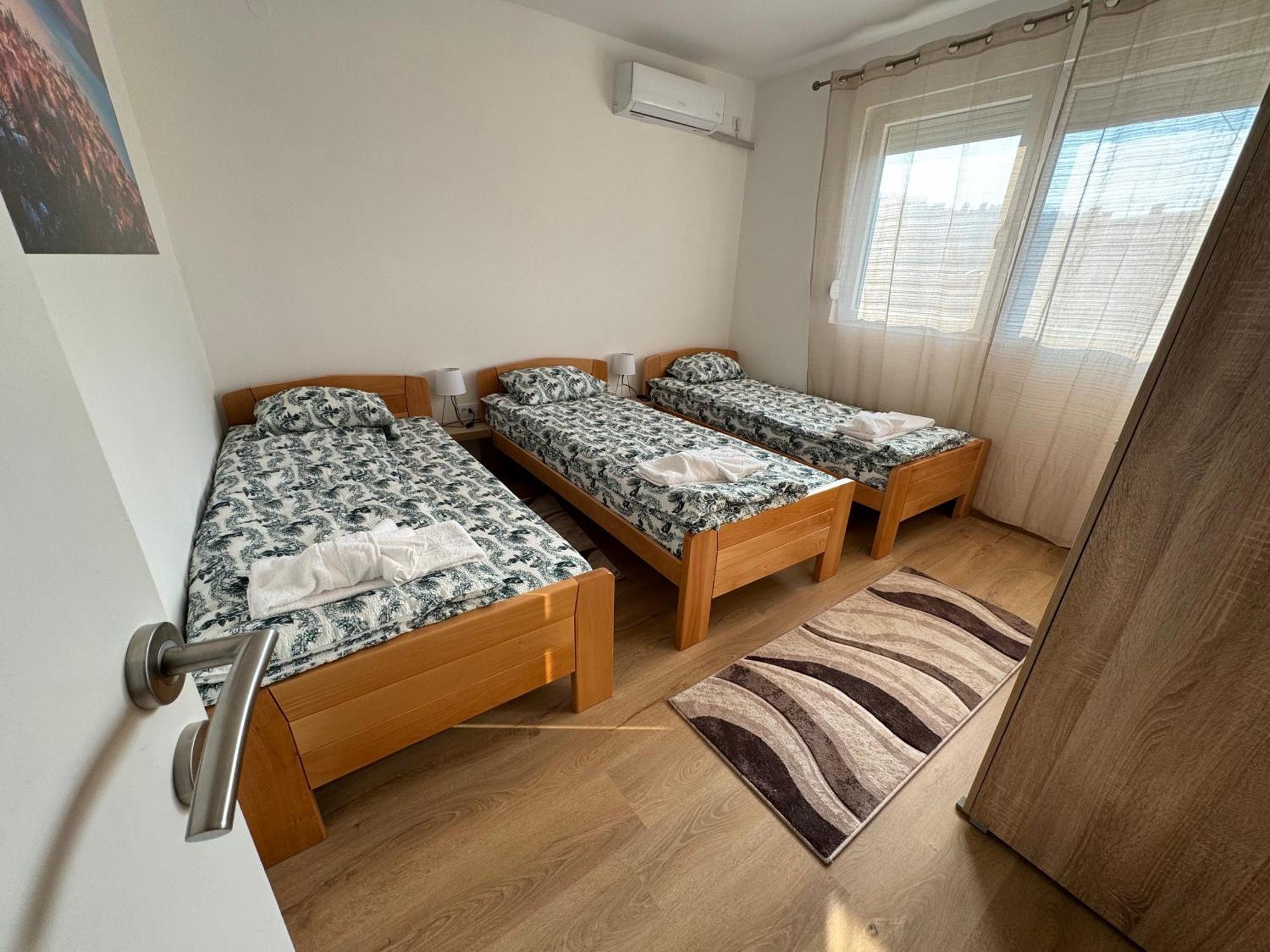 Vuk Apartman โดนยี มิลาโนวัซ ภายนอก รูปภาพ